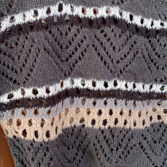 Xhilaration Sweater - Picture 3 of 4